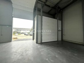 Light Industrial in Le Mesnil-Amelot to rent Interior Photo- Image 2 of 7