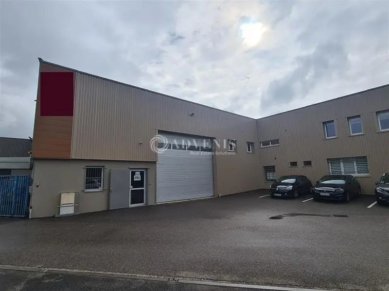 Location Local d'activités 650 m² - Photo 1