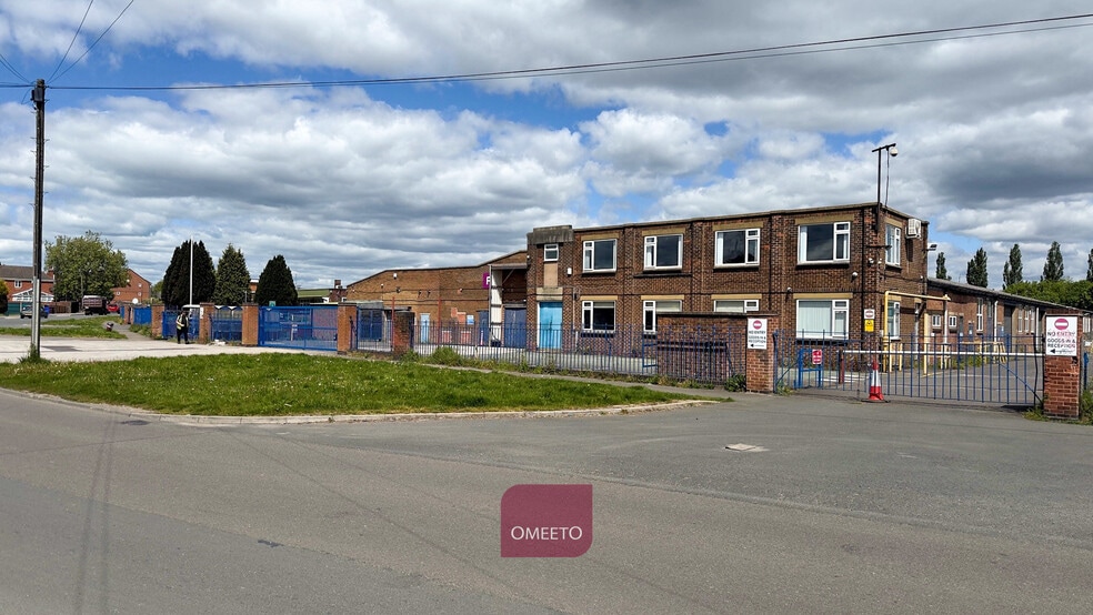 Hallam Fields Rd, Ilkeston to rent - Building Photo - Image 3 of 40