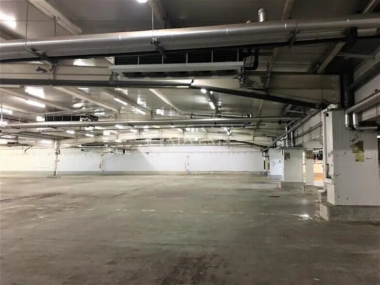 Industrial in Orly to rent - Building Photo - Image 2 of 12