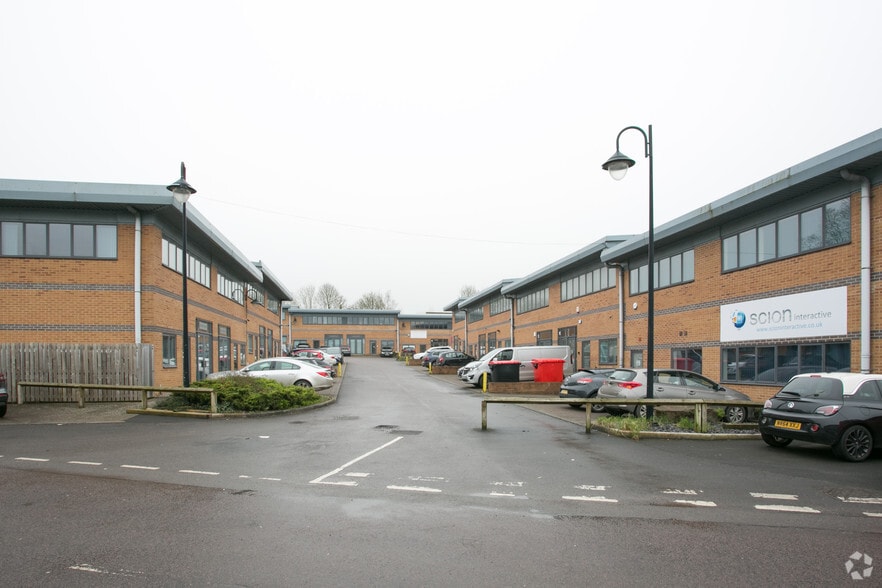 Bowman House, Royal Wootton Bassett to rent - Building Photo - Image 2 of 2