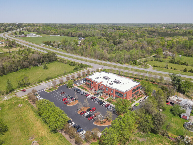 4949 Professional Park Dr, Kannapolis, NC for rent - Building Photo - Image 3 of 3