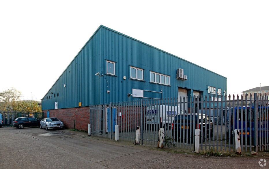 Goodwin Rd, London for sale - Primary Photo - Image 1 of 1