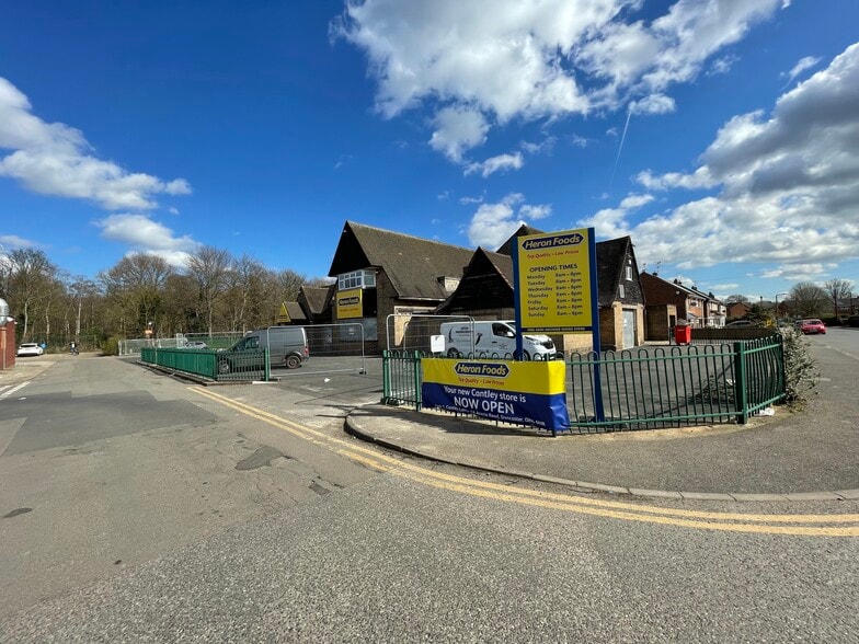 Acacia Rd, Doncaster to rent - Building Photo - Image 2 of 4