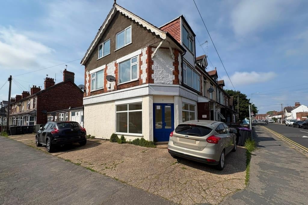 3 Cavendish Rd, Skegness to rent Building Photo- Image 1 of 2