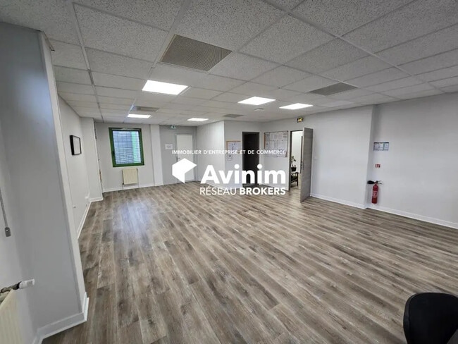 Location Bureaux 179 m²