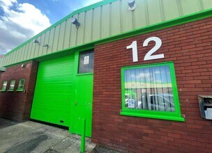 Kerry Rd, Newtown to rent Building Photo- Image 1 of 4