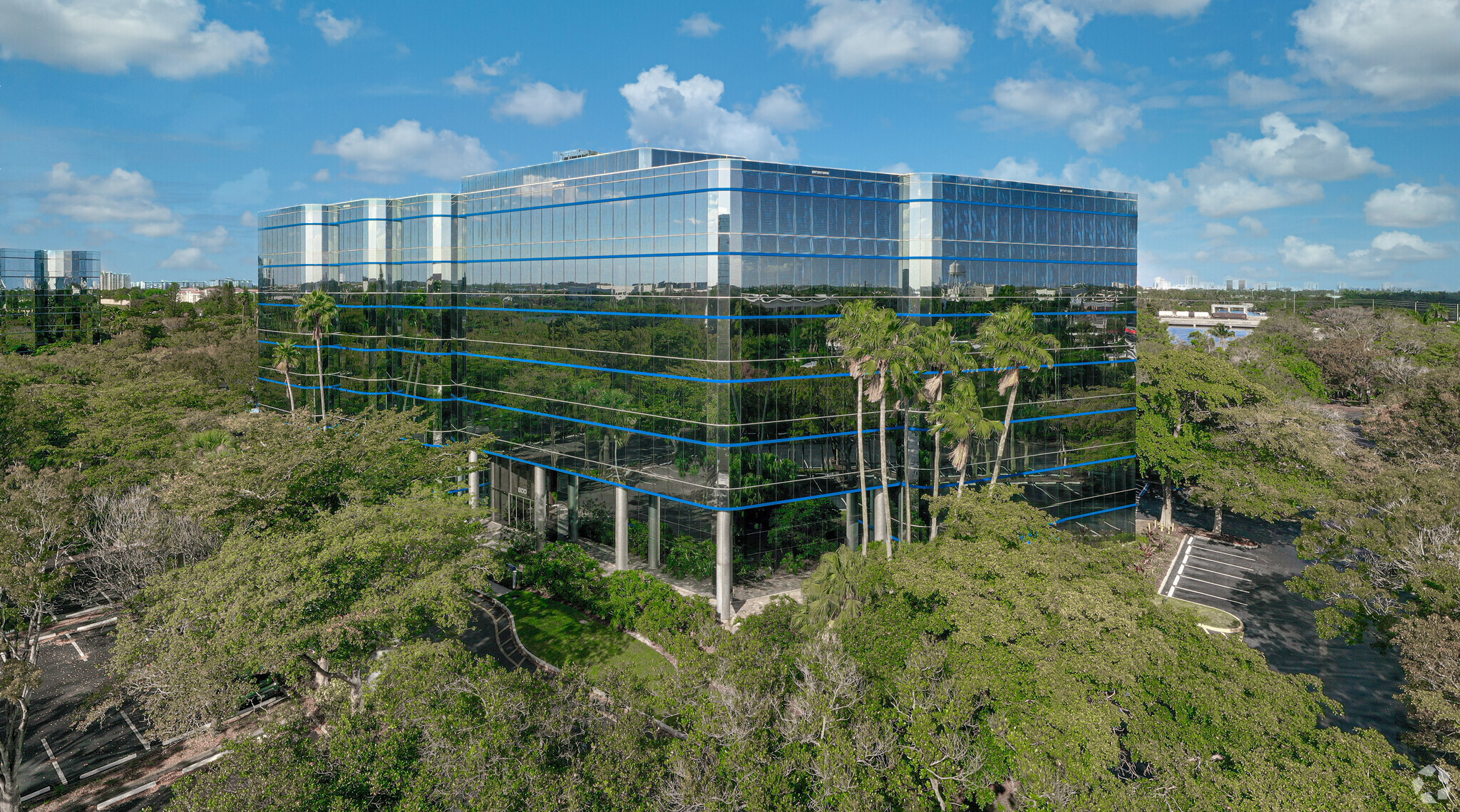 800 Corporate Dr, Fort Lauderdale, FL for rent Building Photo- Image 1 of 8