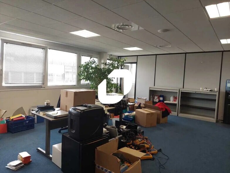 Office in Bièvres to rent - Interior Photo - Image 2 of 5