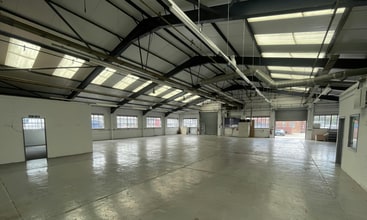 203 Torrington Ave, Coventry to rent Interior Photo- Image 2 of 2