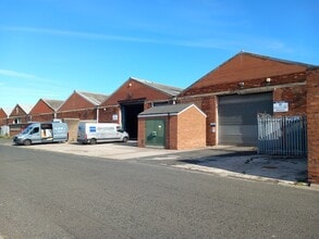 Plymouth Rd, North Shields to rent Building Photo- Image 1 of 4