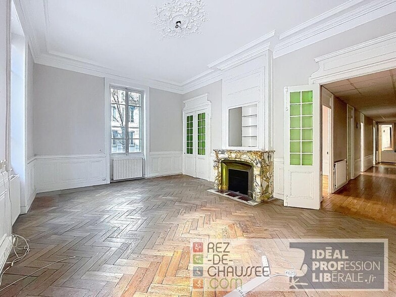 Office in Lyon for sale - Interior Photo - Image 3 of 5