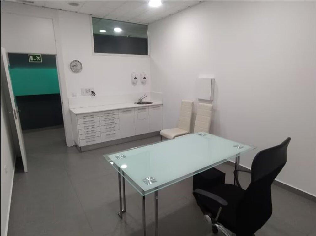 Office in Cáceres, Cáceres to rent Primary Photo- Image 1 of 7