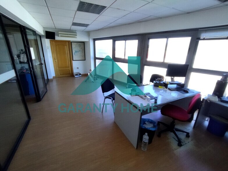 Retail in Cáceres, Cáceres to rent - Building Photo - Image 3 of 10