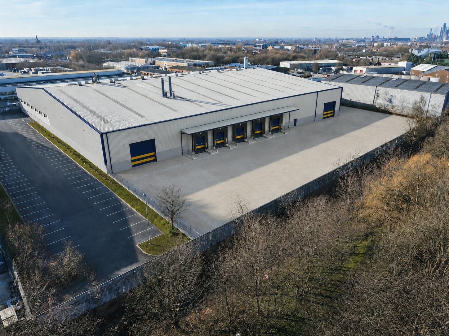 Stainburn Rd, Manchester to rent Building Photo- Image 1 of 4