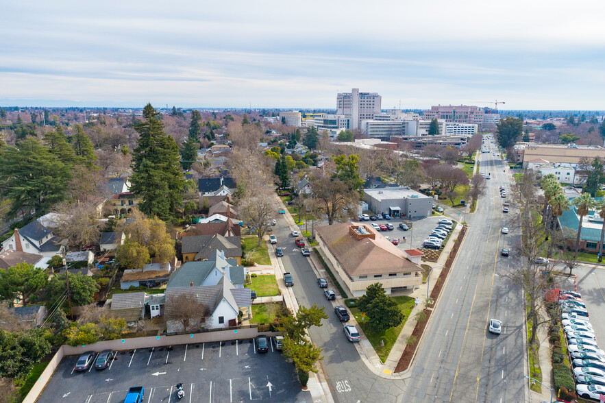 2101-2103 Stockton Blvd, Sacramento, CA for rent - Building Photo - Image 2 of 22