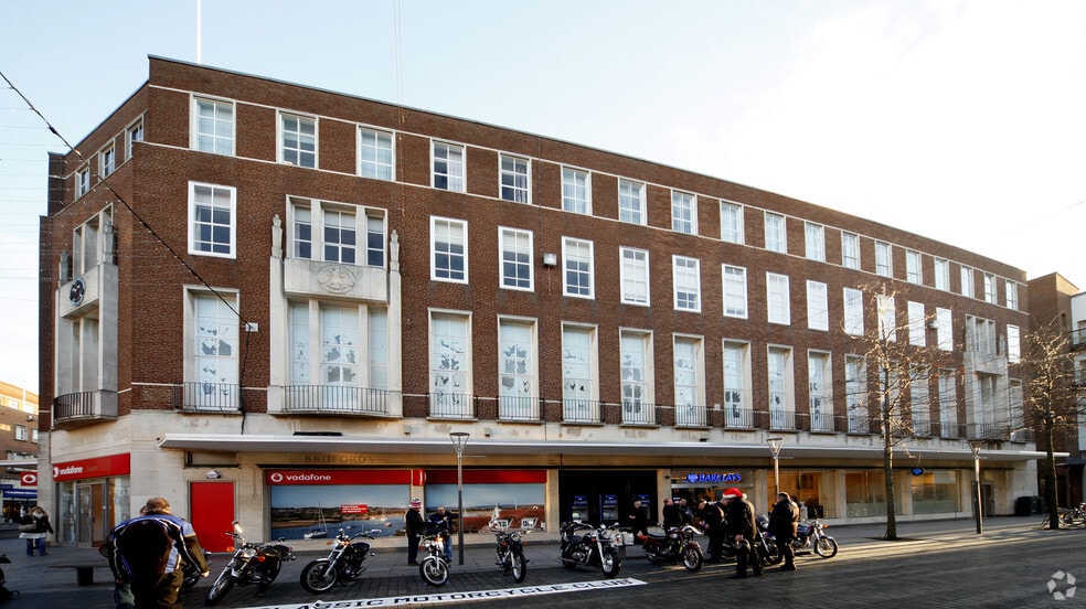 3 Bedford St, Exeter to rent - Building Photo - Image 2 of 3