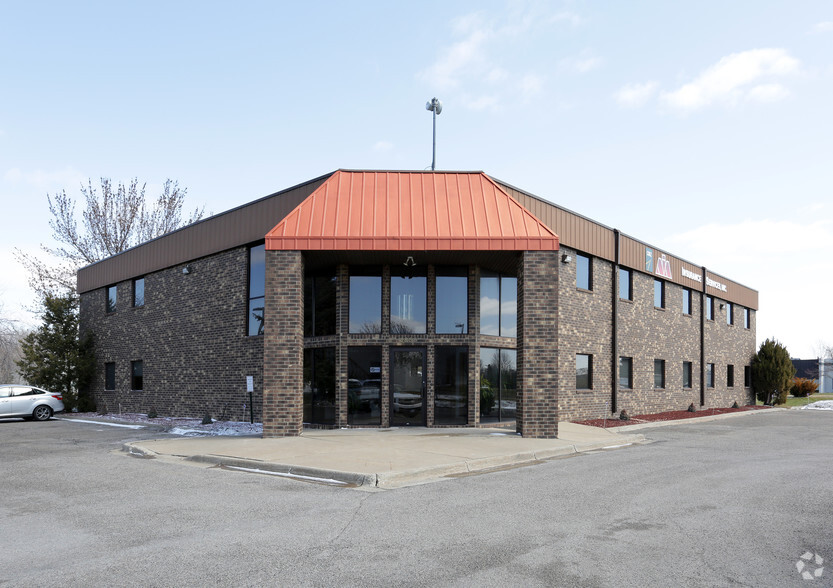 2800 Freeway Blvd, Brooklyn Center, MN for sale - Primary Photo - Image 1 of 1