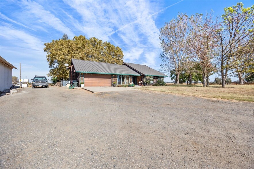 8625 Sorento Rd, Elverta, CA for sale - Building Photo - Image 2 of 3