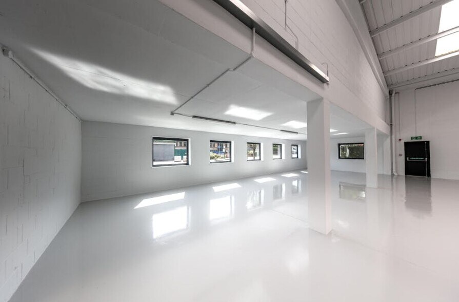 Telford Way, London to rent - Building Photo - Image 3 of 9