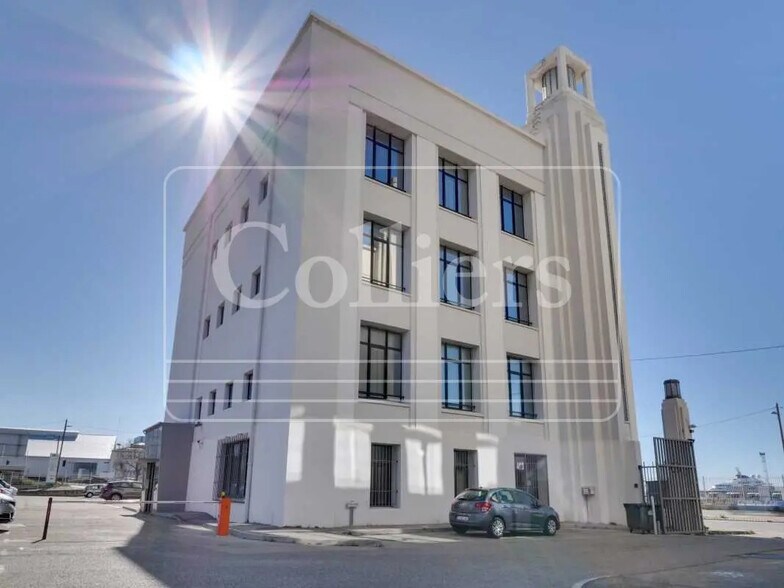 Office in Marseille for sale - Building Photo - Image 2 of 14