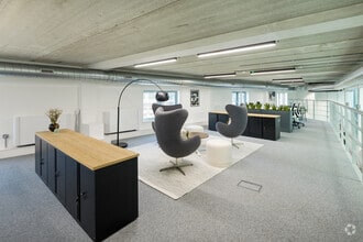 42 Gloucester Ave, London to rent Interior Photo- Image 2 of 13