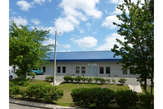 4577 NW 6th St, Gainesville, FL to rent Primary Photo- Image 1 of 8