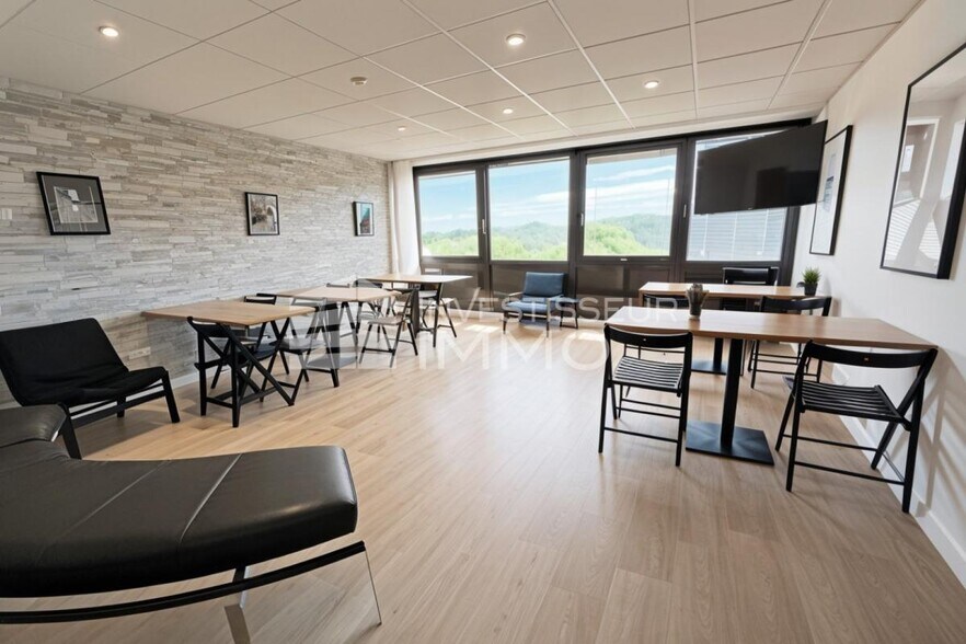 Office in Boissy Saint Leger to rent - Interior Photo - Image 3 of 9