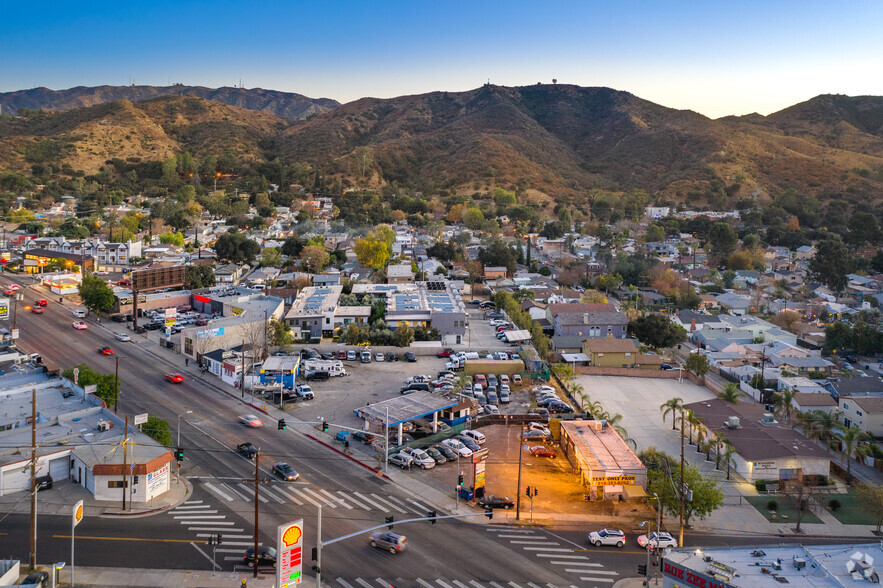 7636-7660 Foothill Blvd, Tujunga, CA for sale - Building Photo - Image 1 of 1