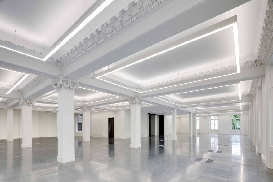 7-10 Waterloo Pl, London to rent - Interior Photo - Image 3 of 4