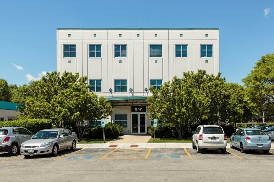 1111-1135 E 87th St, Chicago, IL for sale - Building Photo - Image 1 of 1