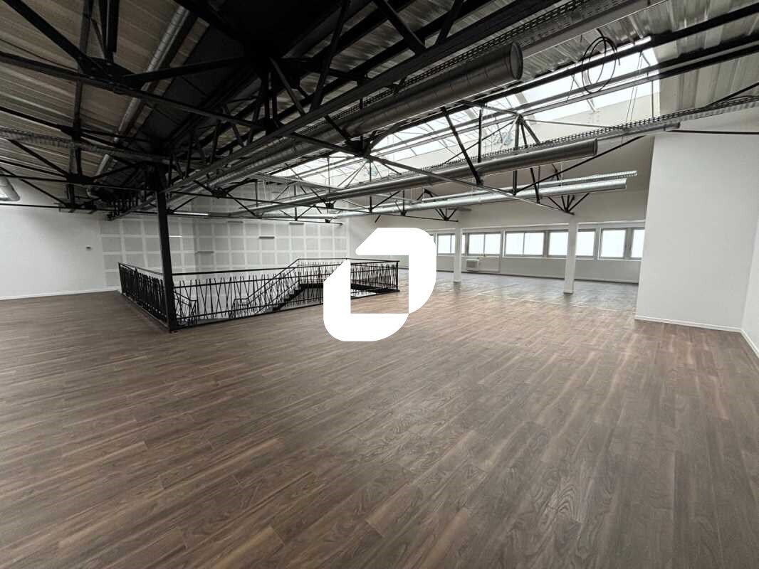 Light Industrial in Nanterre to rent Interior Photo- Image 1 of 22