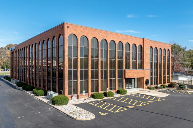 More details for 2115 Butterfield Rd, Oak Brook, IL - Office for Rent