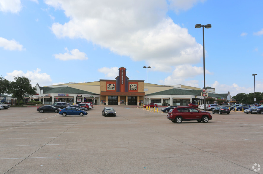 2200-2404 Airport Fwy, Bedford, TX for rent - Primary Photo - Image 1 of 3