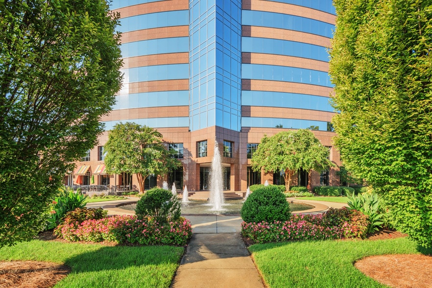 6100 Fairview Rd, Charlotte, NC to rent - Building Photo - Image 2 of 2