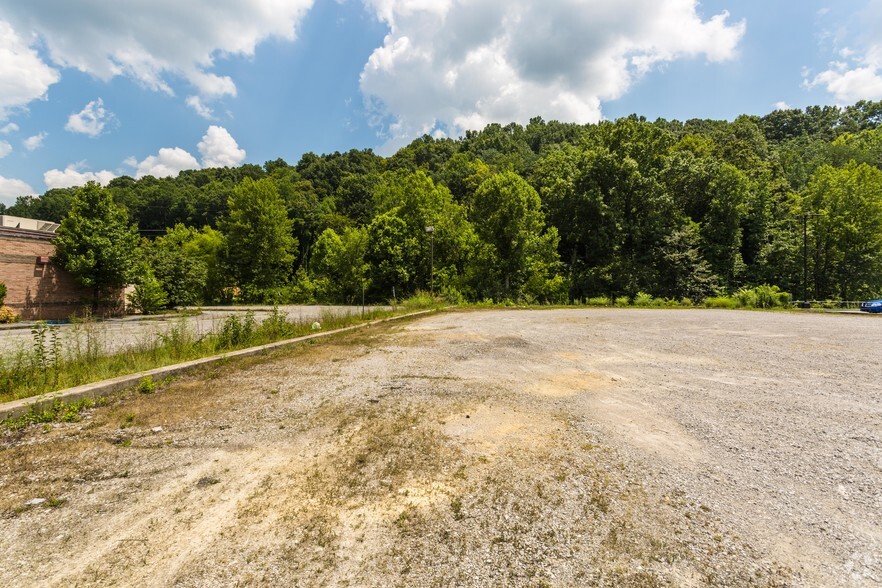 912 W Main St, Livingston, TN for sale - Primary Photo - Image 1 of 1