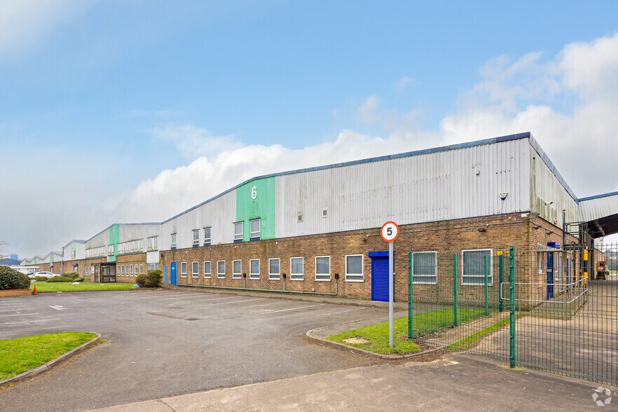 Estate Road No 6, Grimsby for sale - Primary Photo - Image 1 of 1