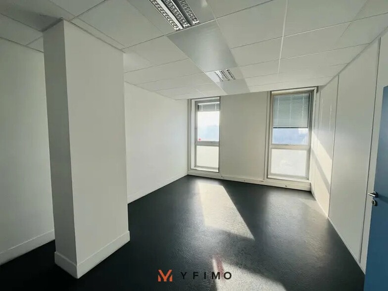 Office in Argenteuil to rent - Interior Photo - Image 3 of 5