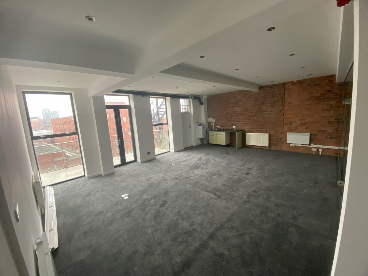 6-8 The Headrow, Leeds, WYK LS1 6PT - Unit Office -  - Interior Photo - Image 1 of 2