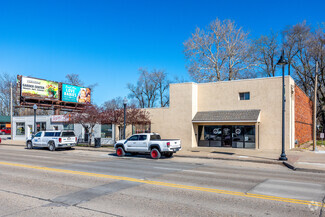 More details for 6825 Douglas Ave, Urbandale, IA - Retail for Rent