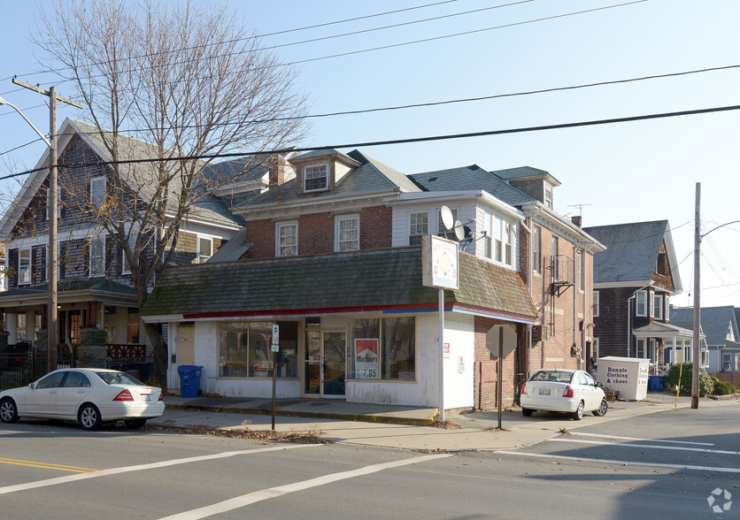 445 Broadway, Newport, RI for sale - Primary Photo - Image 1 of 1