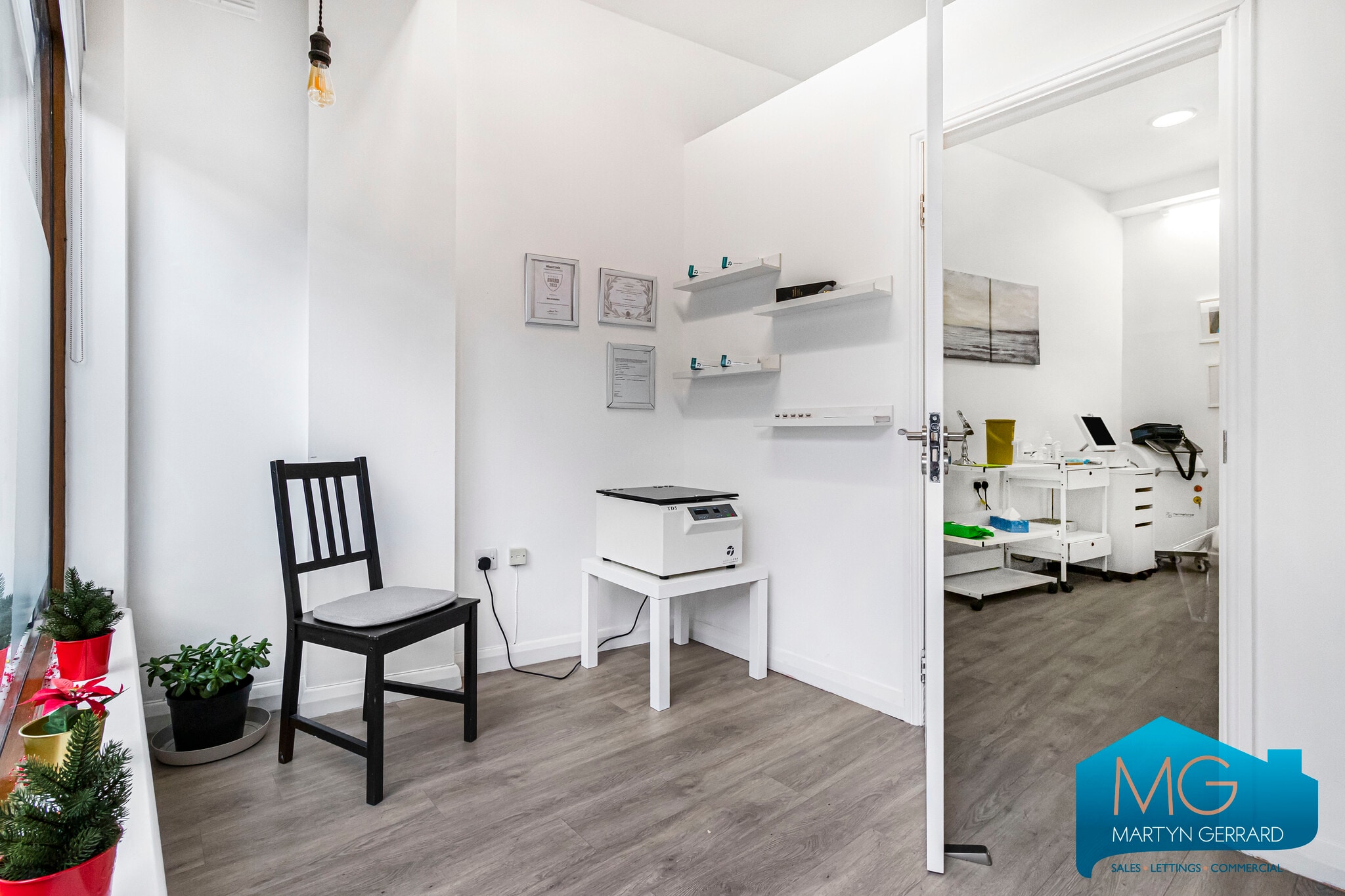 119-119B East End Rd, London to rent Interior Photo- Image 1 of 3