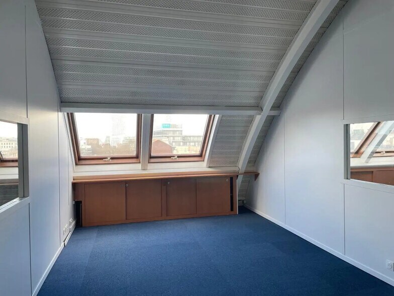 126 Rue Du Landy, Saint-Ouen-sur-Seine to rent - Interior Photo - Image 3 of 10