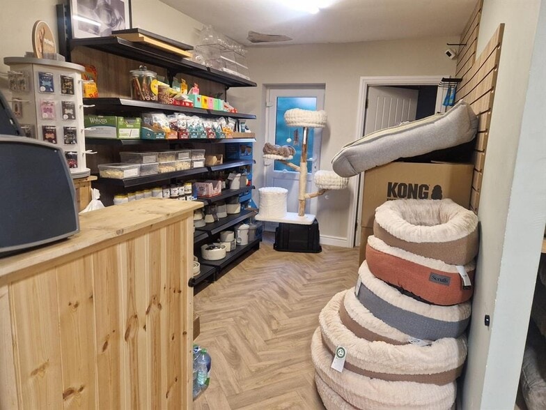 87 St Johns, Worcester to rent - Interior Photo - Image 2 of 2