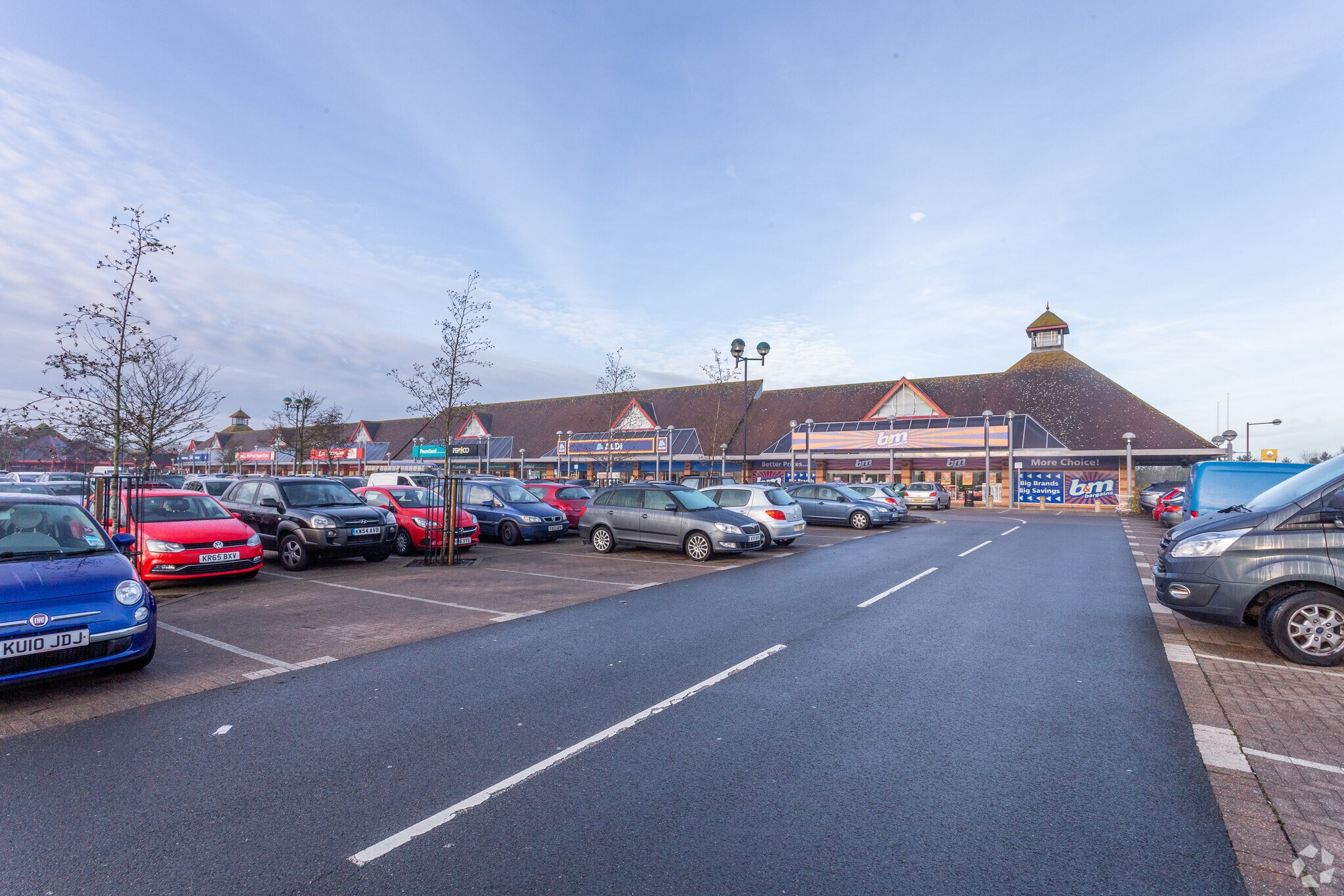 Barnsdale Dr, Milton Keynes for sale Primary Photo- Image 1 of 1