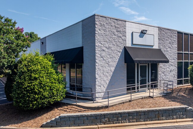 More details for 1809 Cross Beam Dr, Charlotte, NC - Mixed-use to Rent