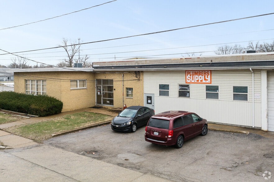 400 W Monroe St, Belleville, IL for rent - Building Photo - Image 3 of 4