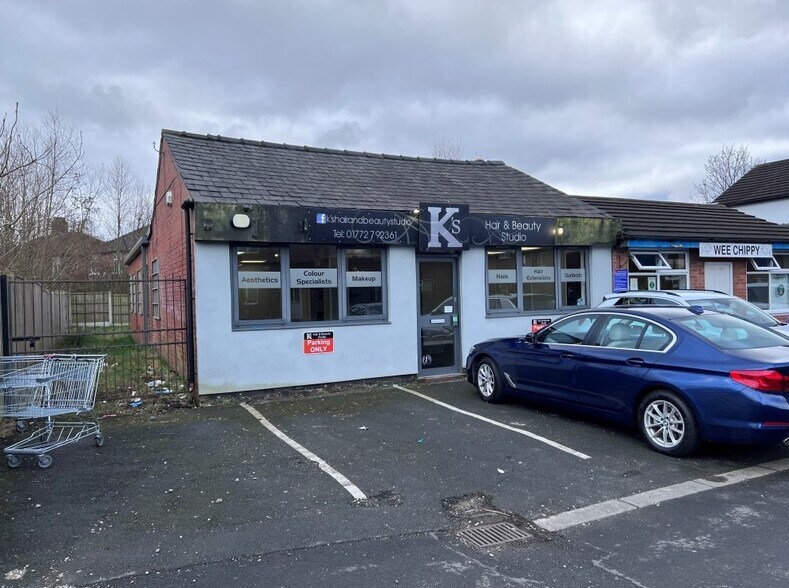 56 Holme Slack Ln, Preston for sale - Primary Photo - Image 1 of 1