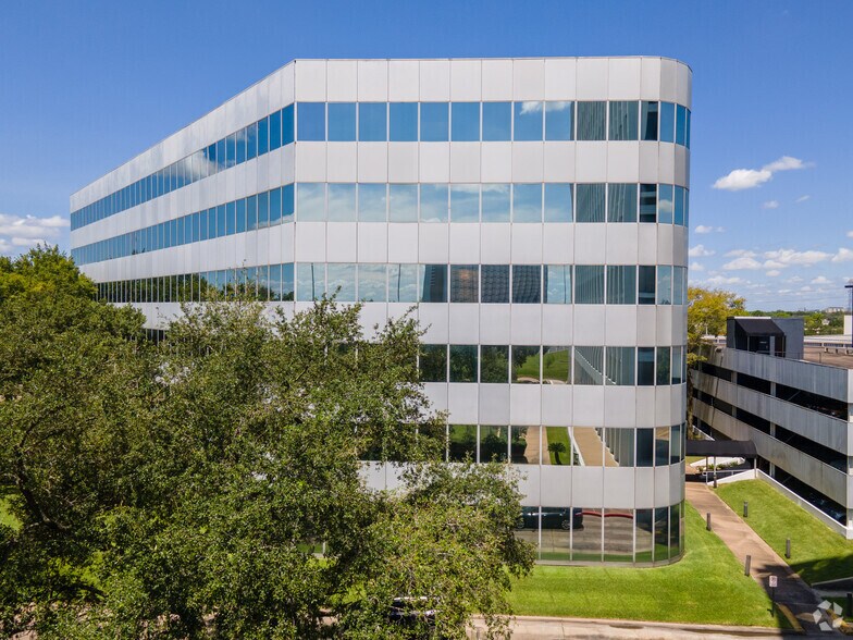 6001 Savoy Dr, Houston, TX for sale - Primary Photo - Image 1 of 1