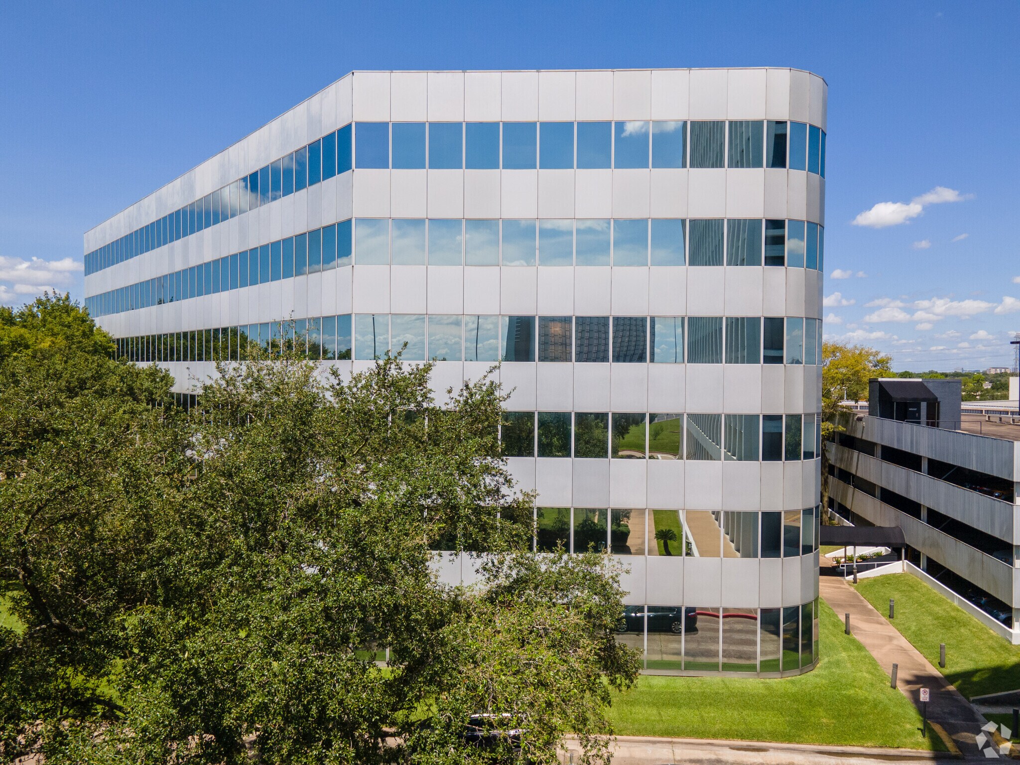 6001 Savoy Dr, Houston, TX for sale Primary Photo- Image 1 of 1